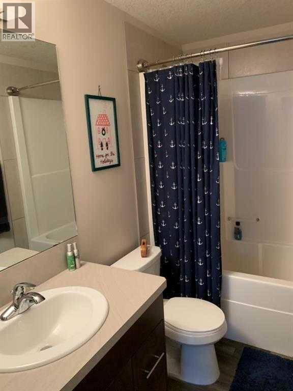 Single Family House for Sale in  Mount Sundance Landing W Sunridge Lethbridge 