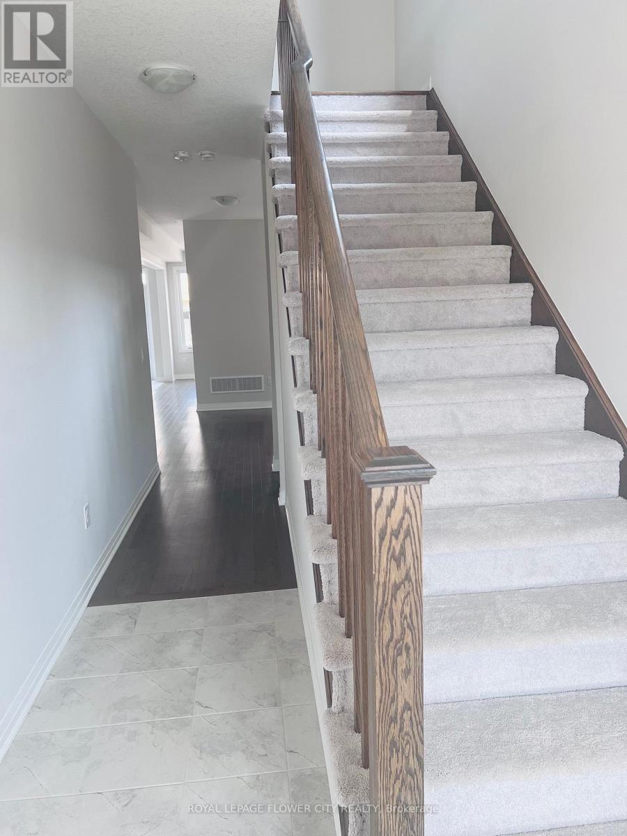 33 PRINCE PHILIP BOULEVARD - Photo 5 of 9, North Dumfries, Ontario