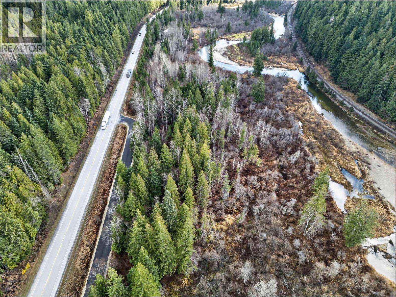  5926 Ferguson Frontage Road, Malakwa