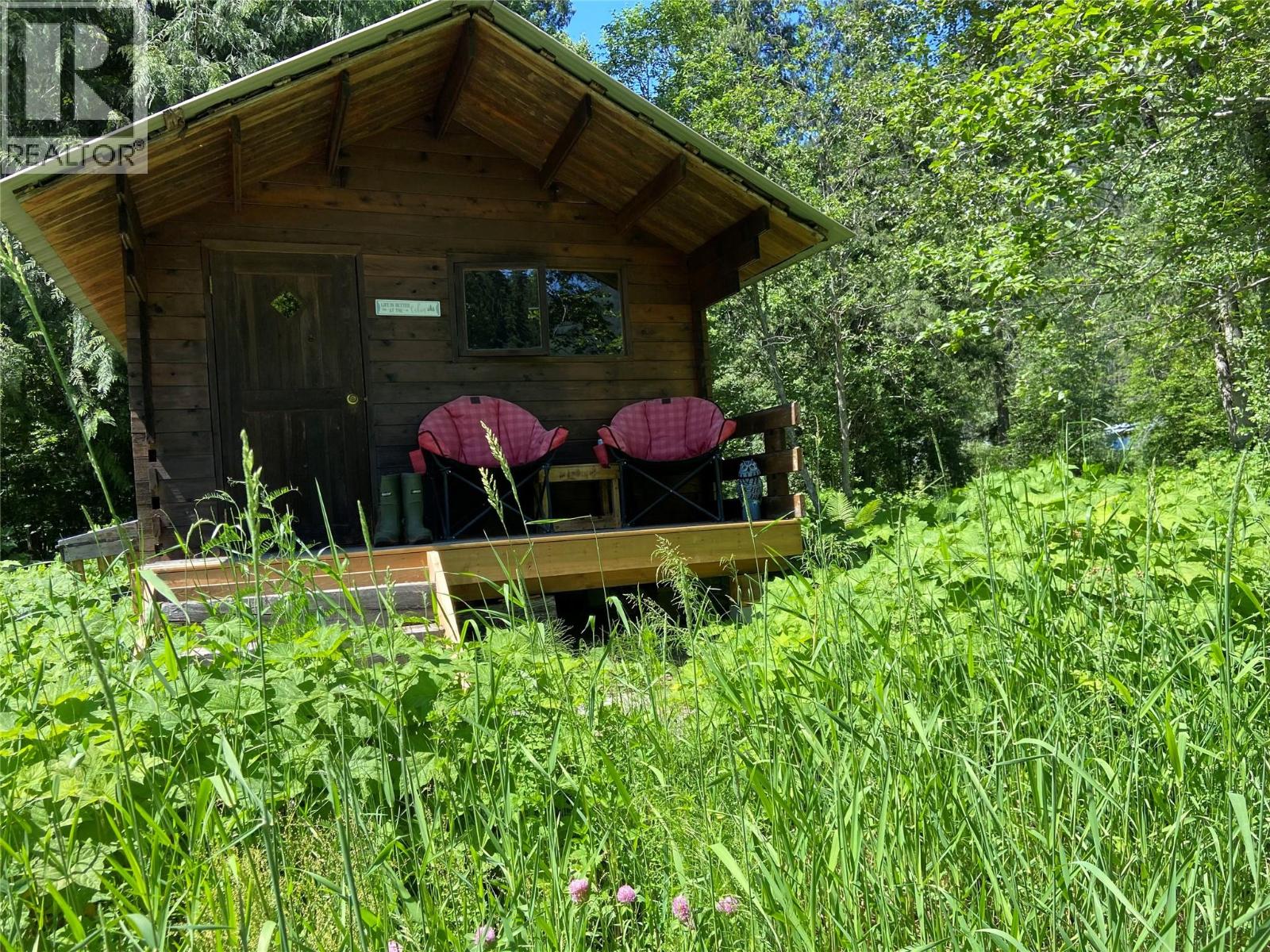  5926 Ferguson Frontage Road, Malakwa