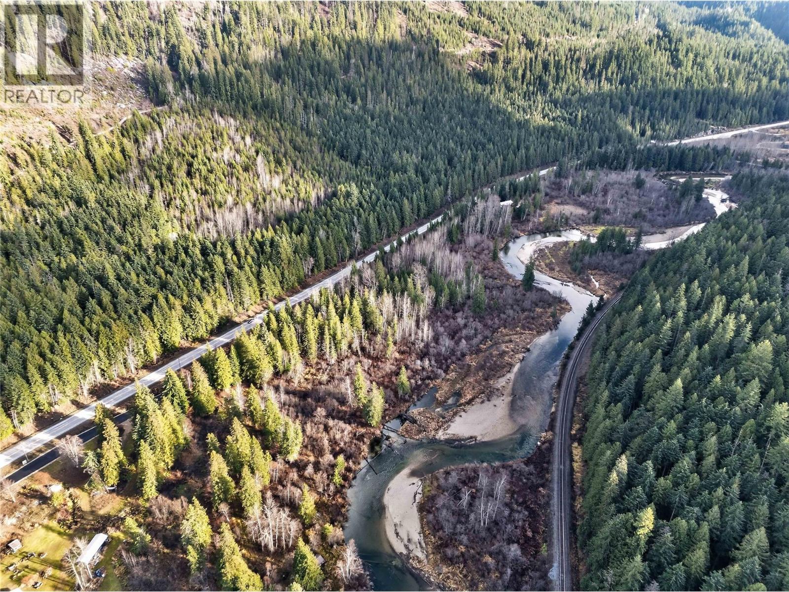  5926 Ferguson Frontage Road, Malakwa