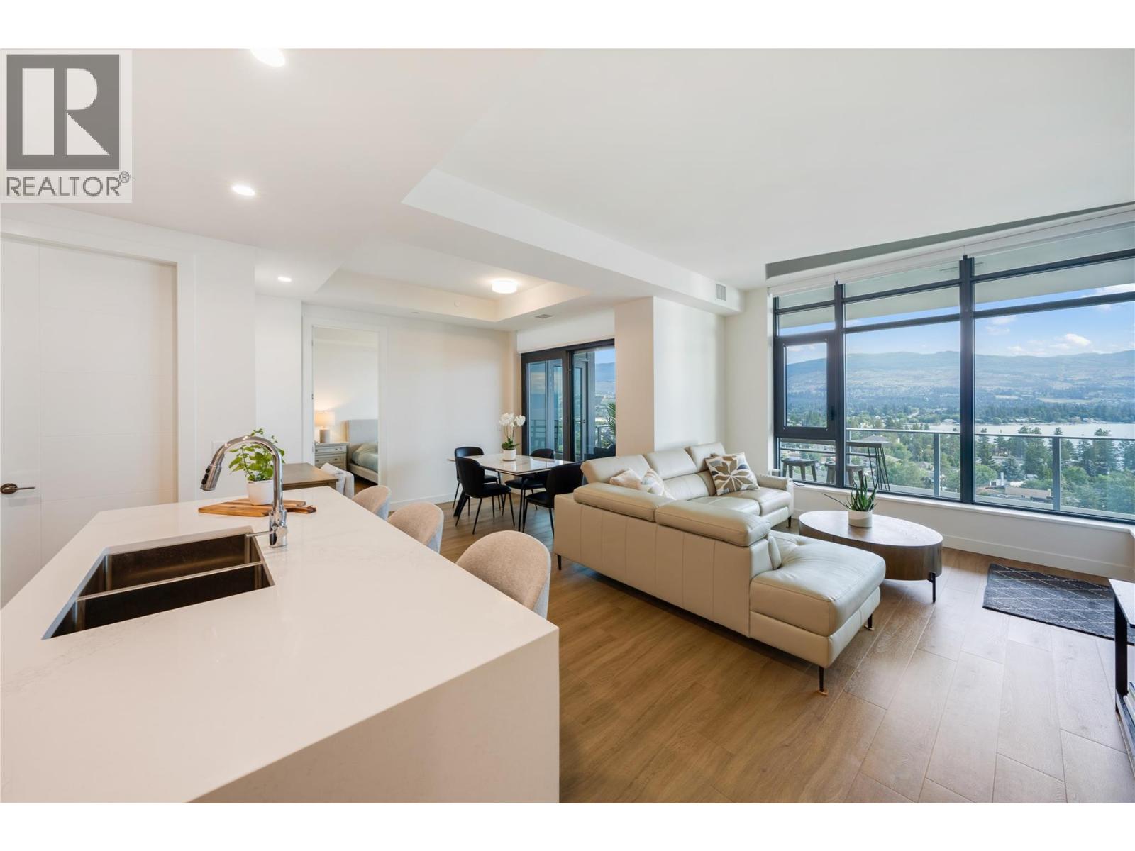 PH3 3699 Capozzi Road, Kelowna