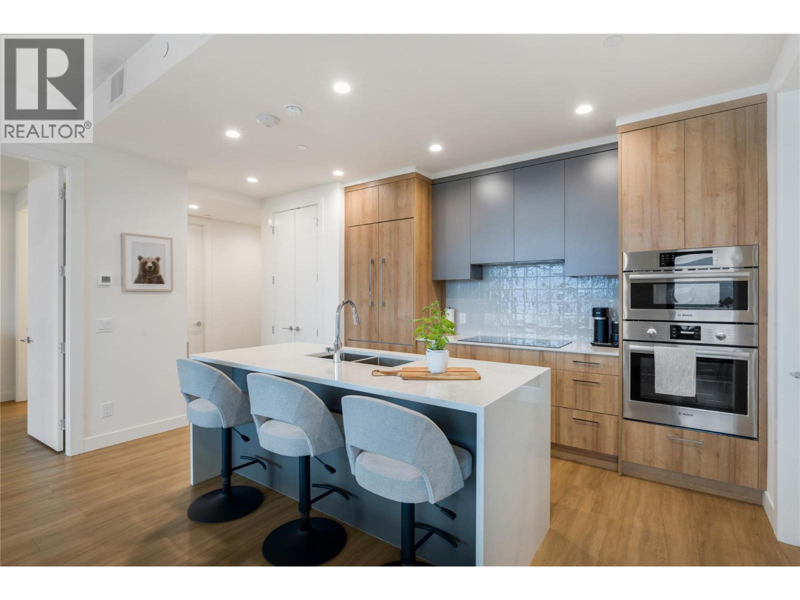 PH3 3699 Capozzi Road, Kelowna