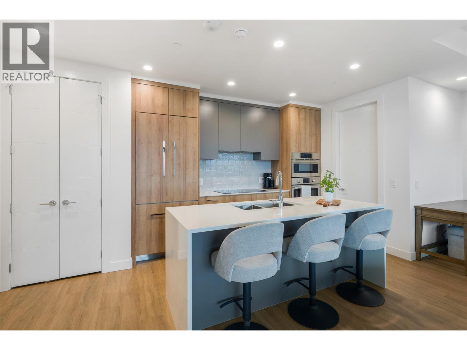 PH3 3699 Capozzi Road, Kelowna