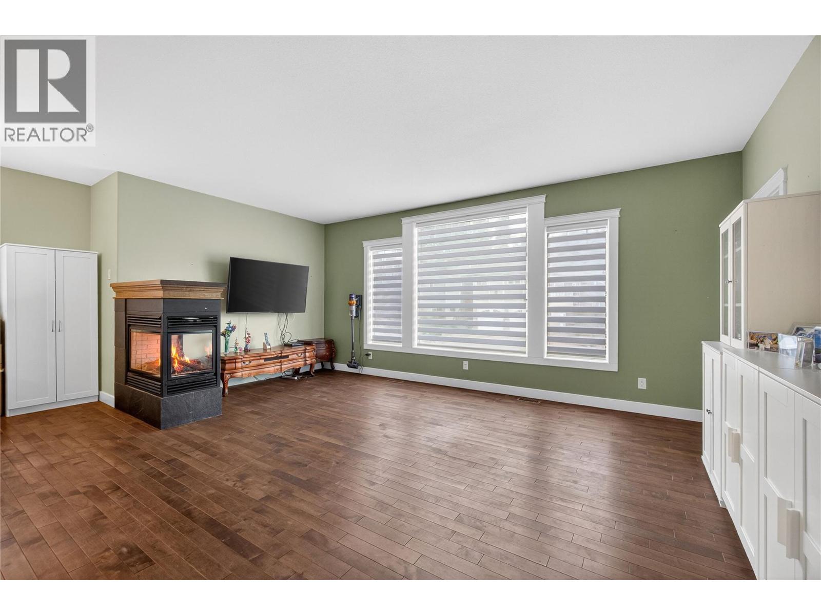 #36 1581 20 Street NE - 21