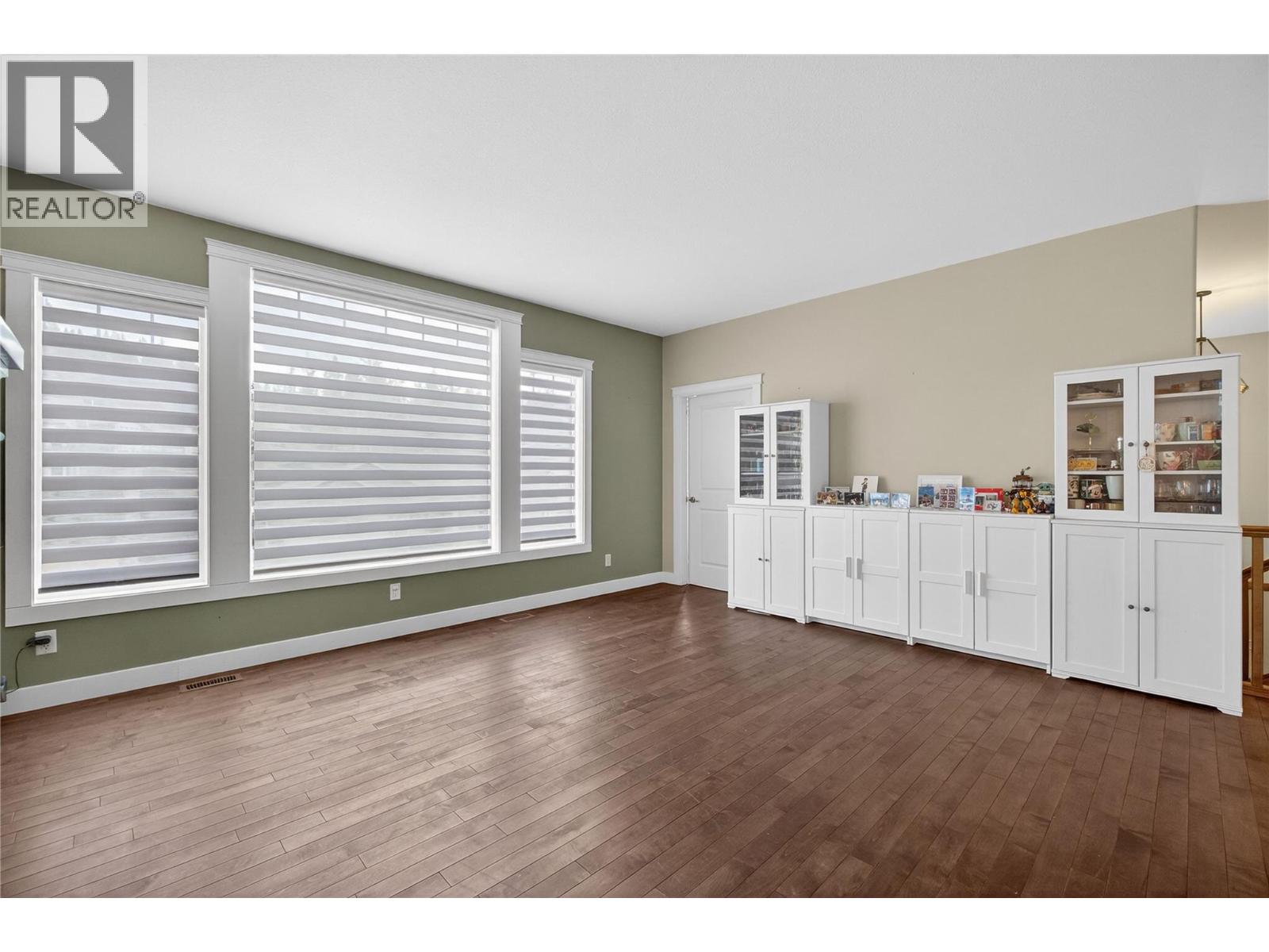 #36 1581 20 Street NE - 22