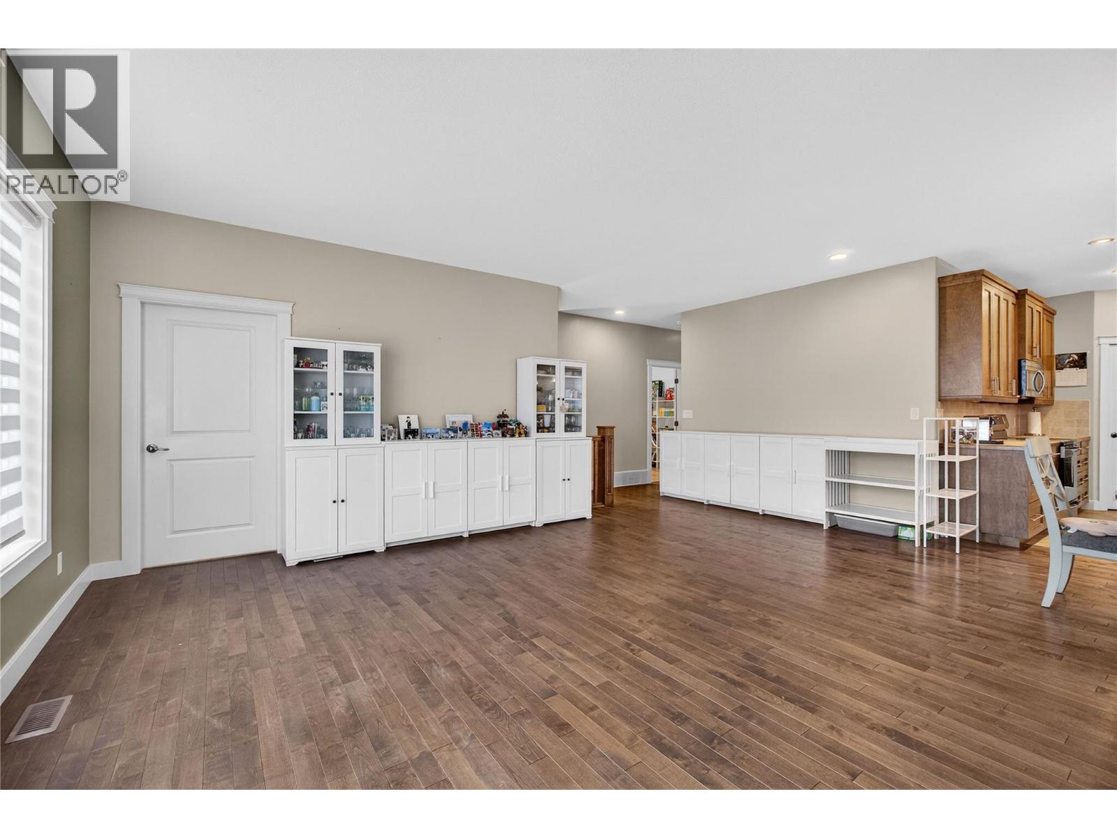 #36 1581 20 Street NE - 27