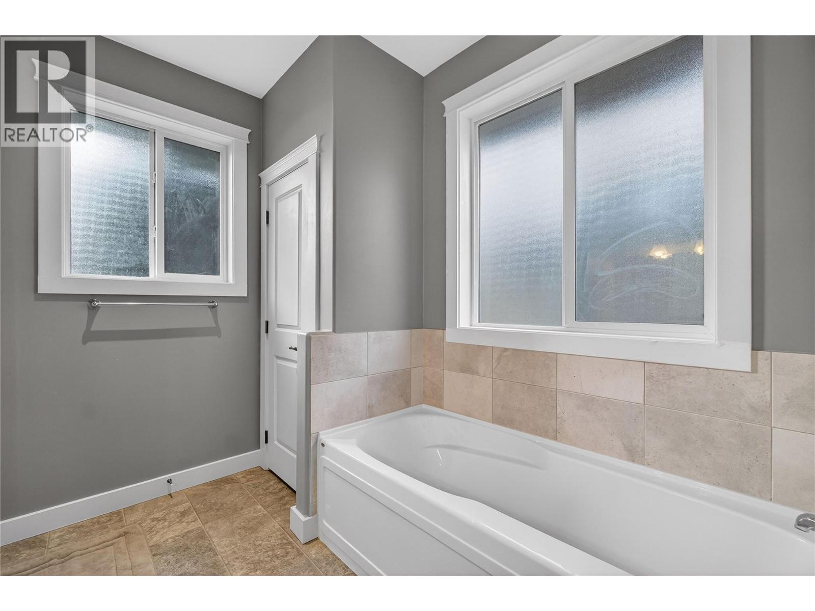 #36 1581 20 Street NE - 34