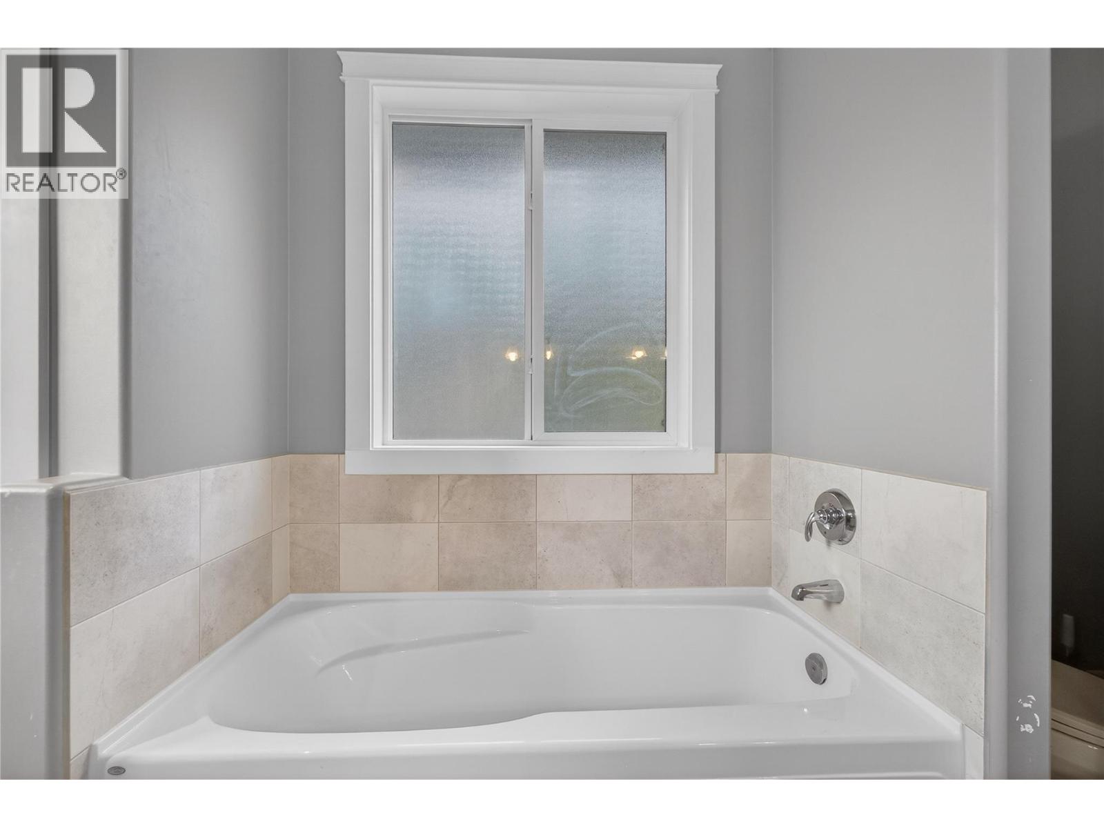 #36 1581 20 Street NE - 54