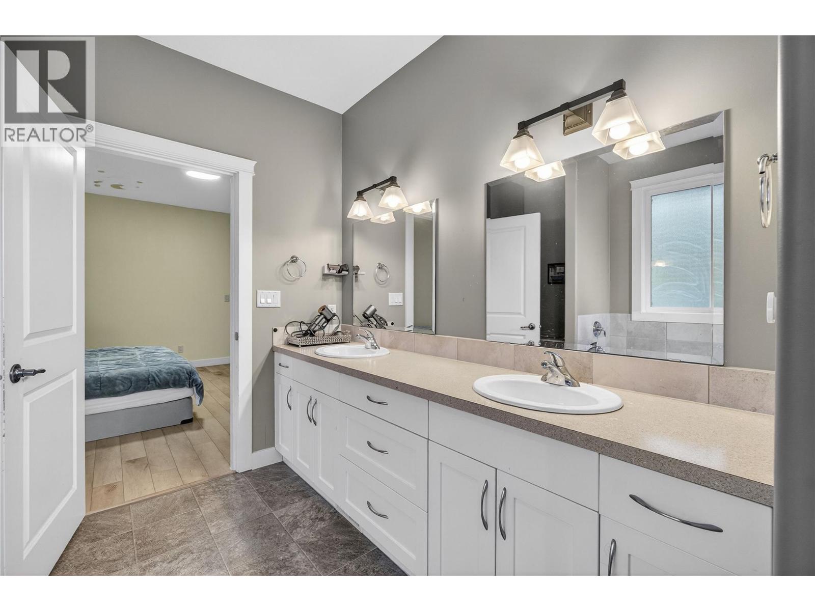 #36 1581 20 Street NE - 55