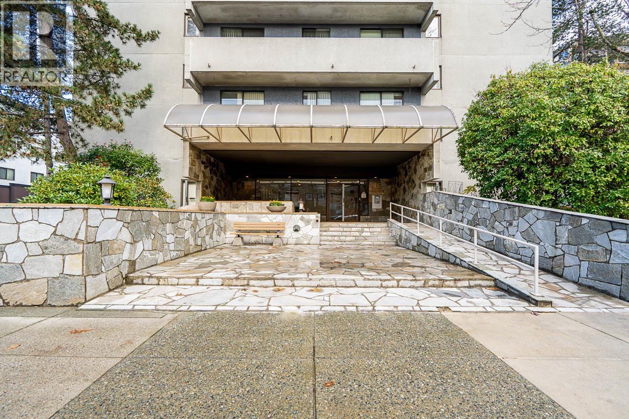 1202 110 W 4TH STREET, North Vancouver