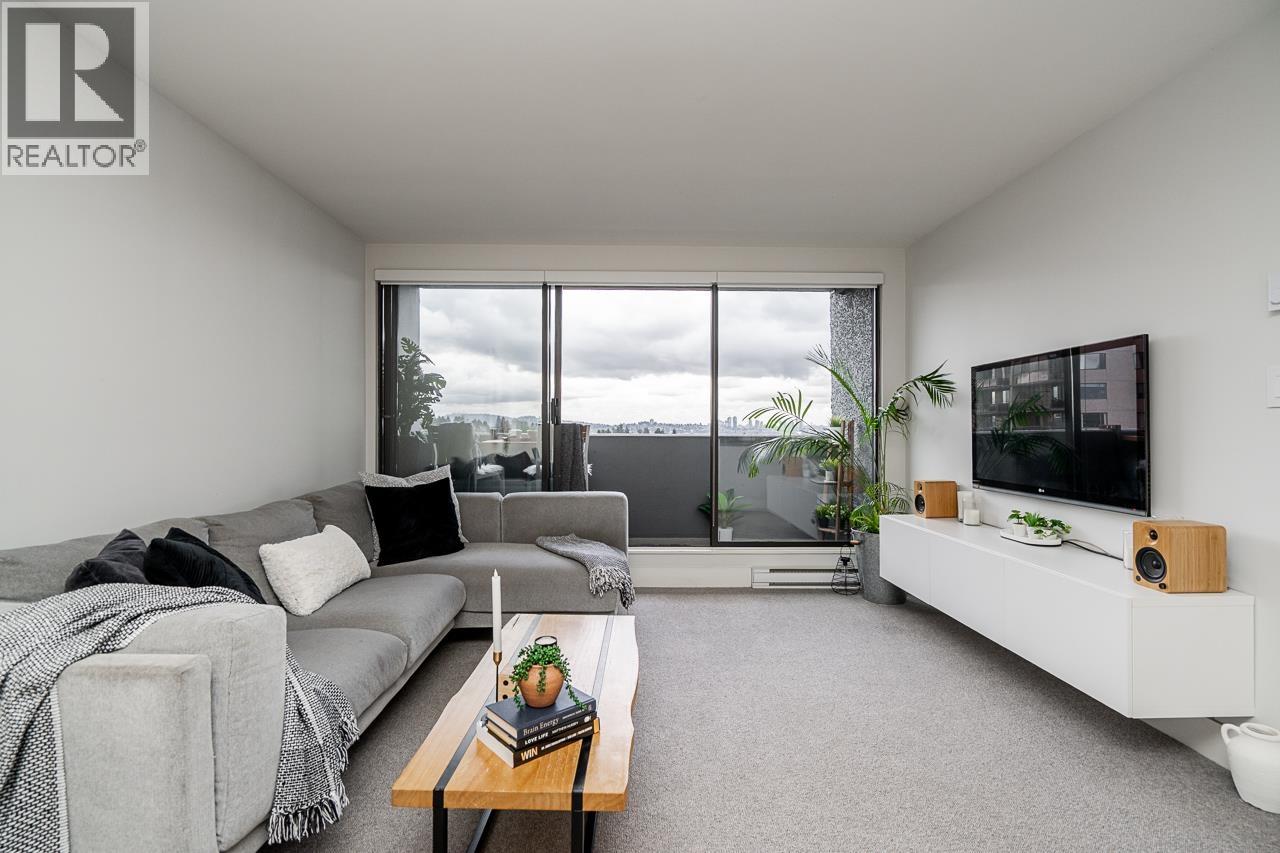 1202 110 W 4TH STREET, North Vancouver