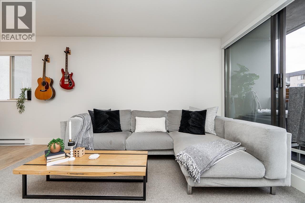 1202 110 W 4TH STREET, North Vancouver