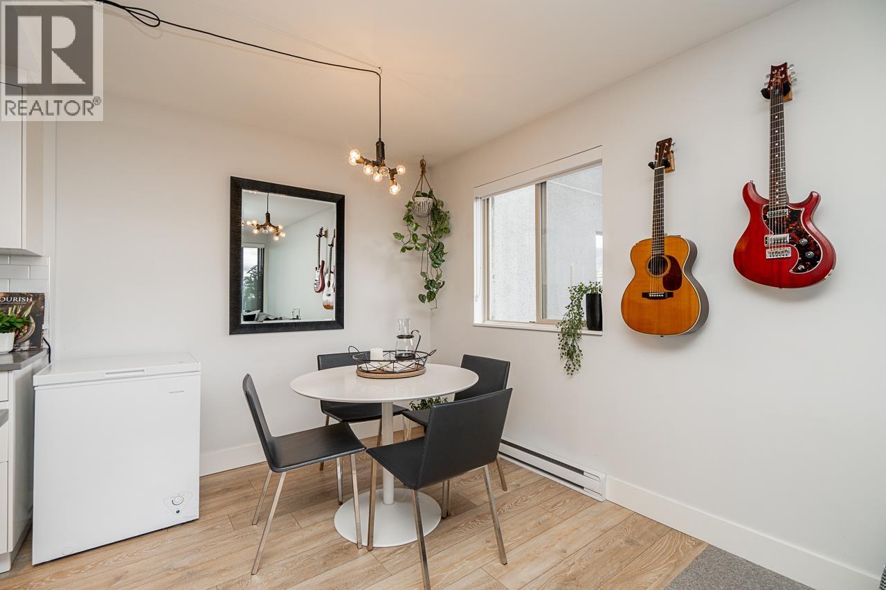 1202 110 W 4TH STREET, North Vancouver
