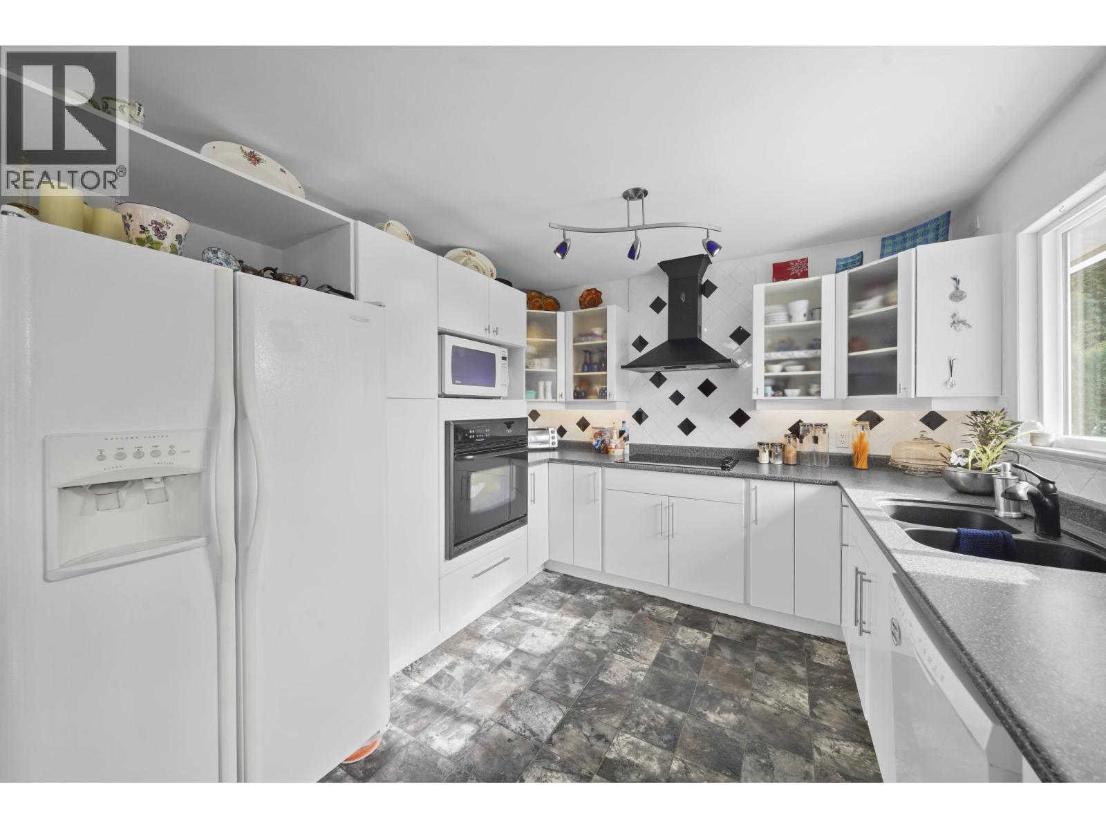 2160 DORSET AVENUE, Port Coquitlam