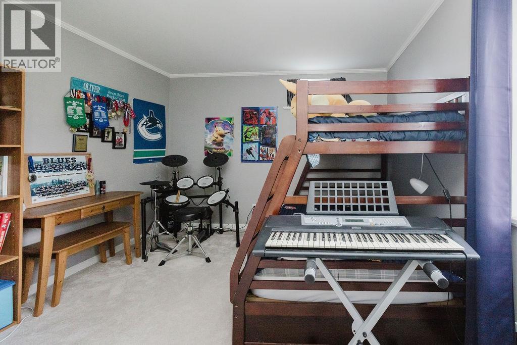 835 AURORA WAY, Gibsons