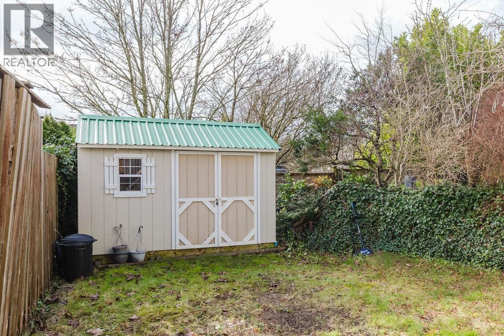 835 AURORA WAY, Gibsons