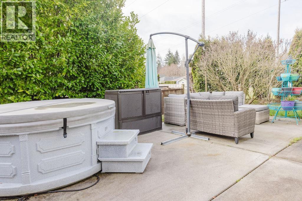 835 AURORA WAY, Gibsons