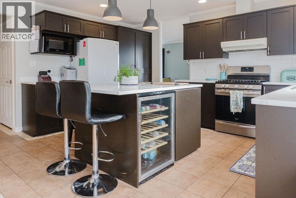 835 AURORA WAY, Gibsons