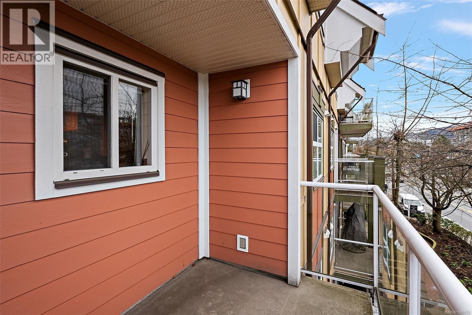 #306 655 GOLDSTREAM AVE - 15