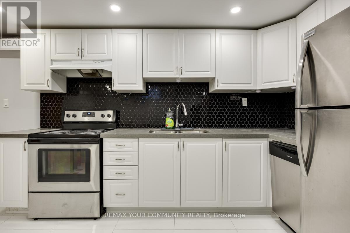 LOWER - 16 ORLON CRESCENT - Photo 4 of 14, Richmond Hill (South Richvale), Ontario