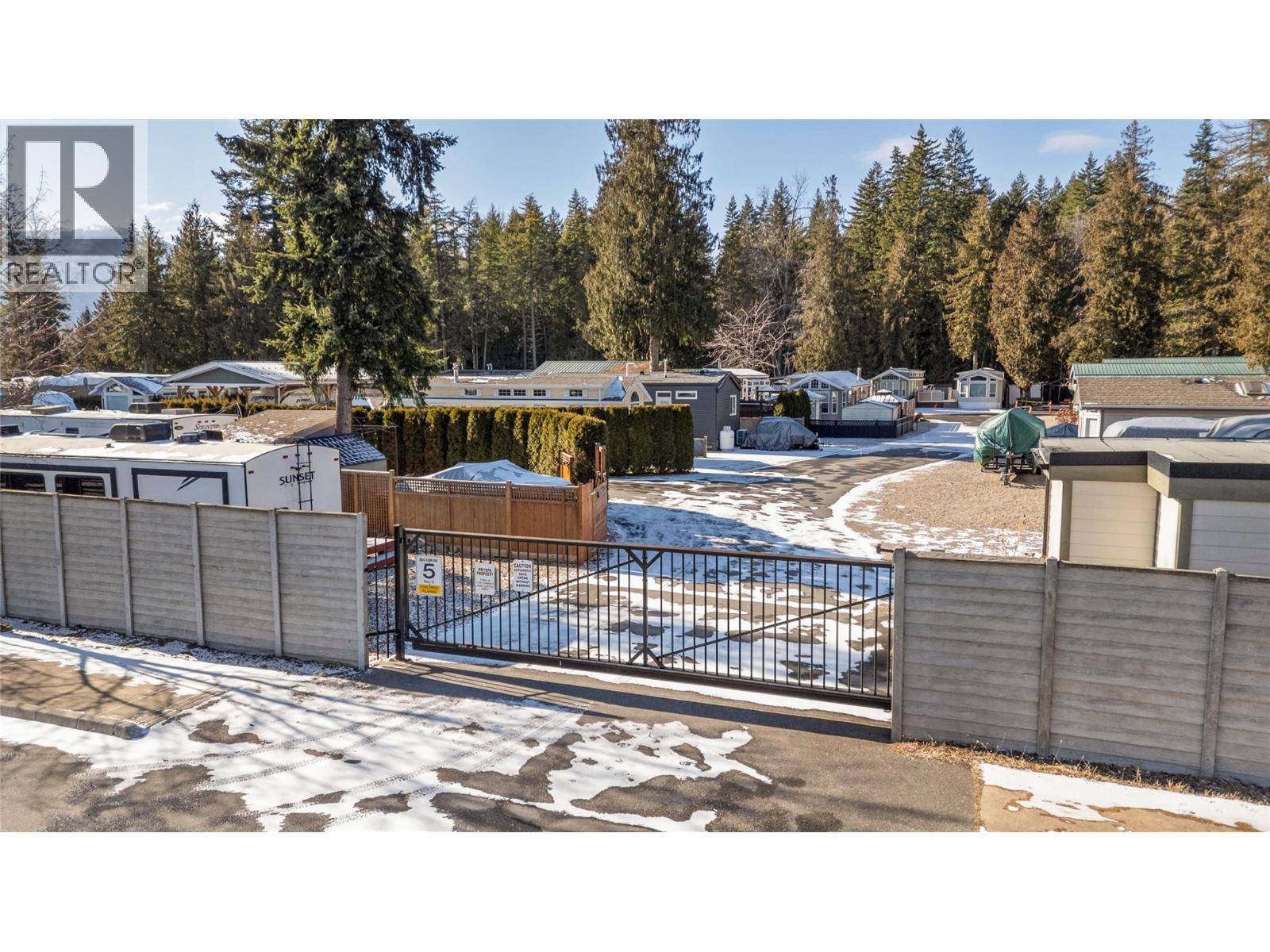  1131 Pine Grove Road, Scotch Creek