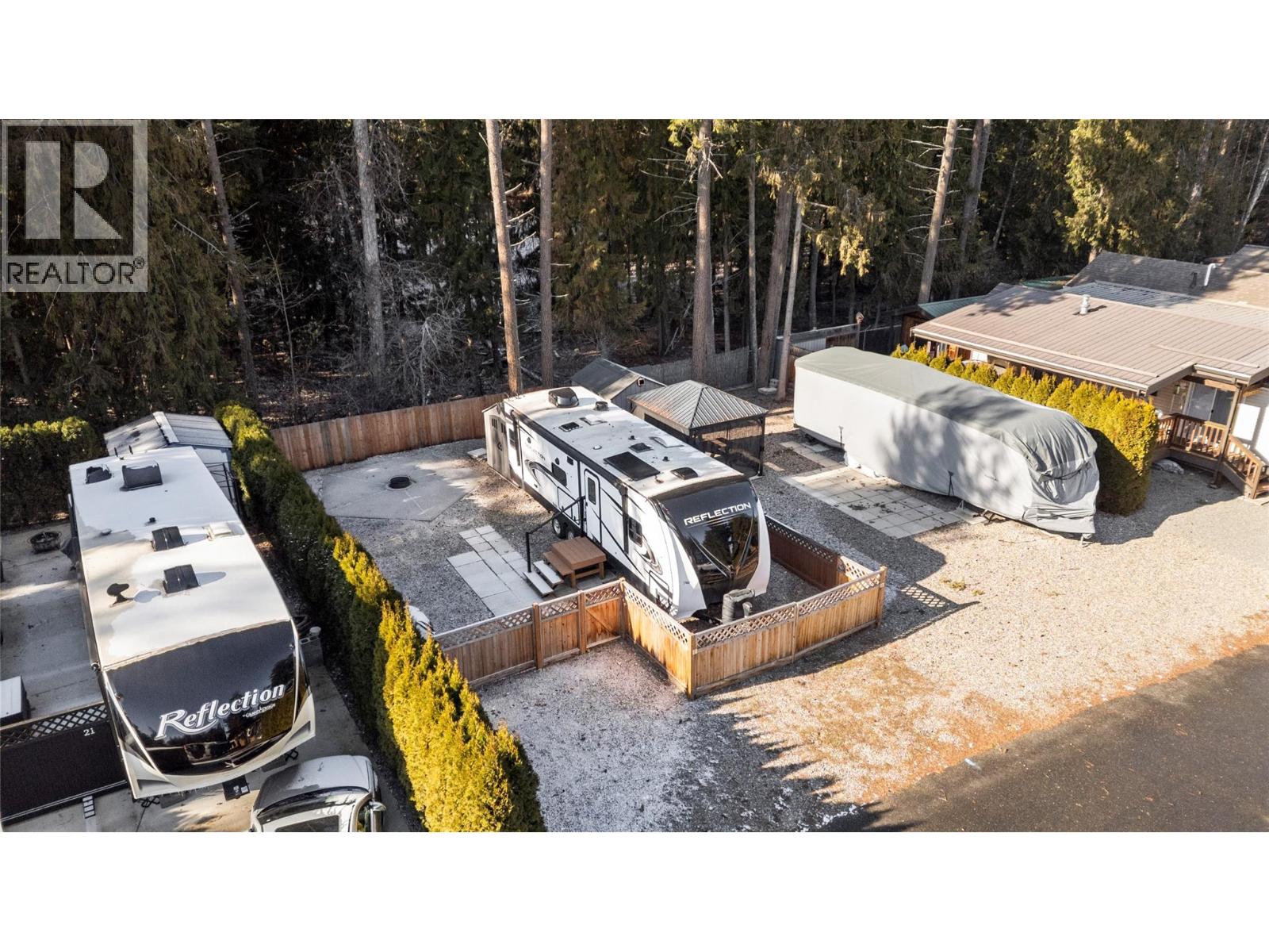  1131 Pine Grove Road, Scotch Creek