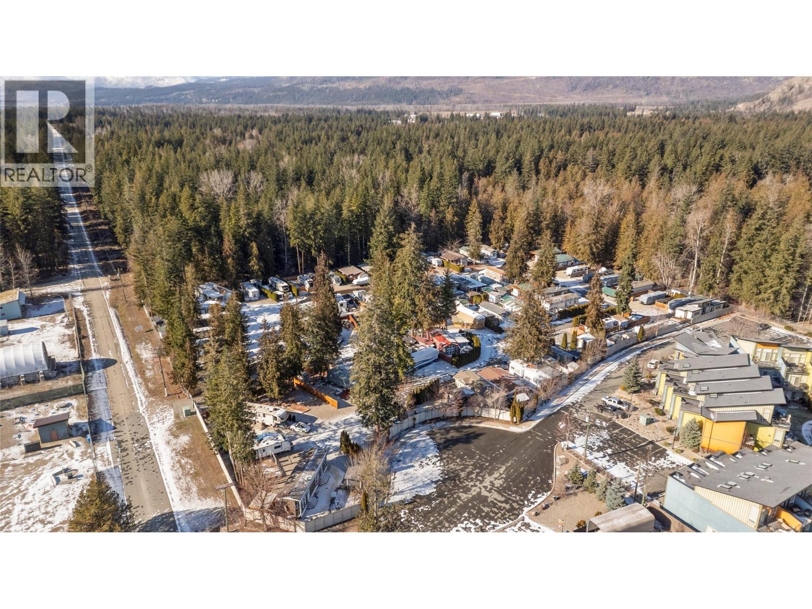  1131 Pine Grove Road, Scotch Creek