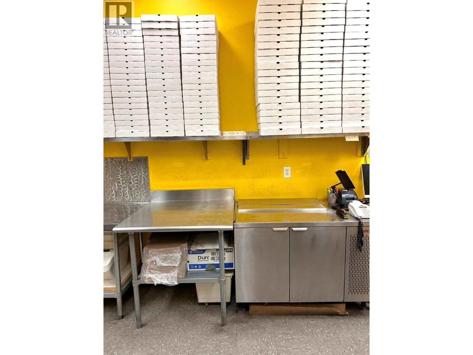 7 1470 Harvey Avenue, Kelowna