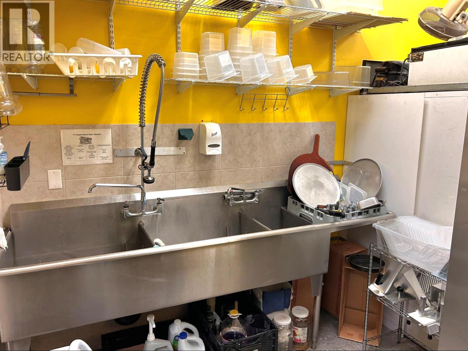 7 1470 Harvey Avenue, Kelowna