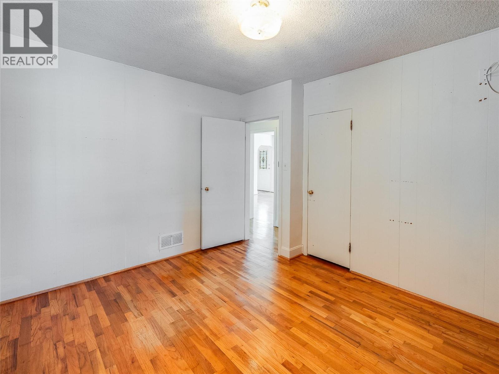 101 10th Avenue, Castlegar