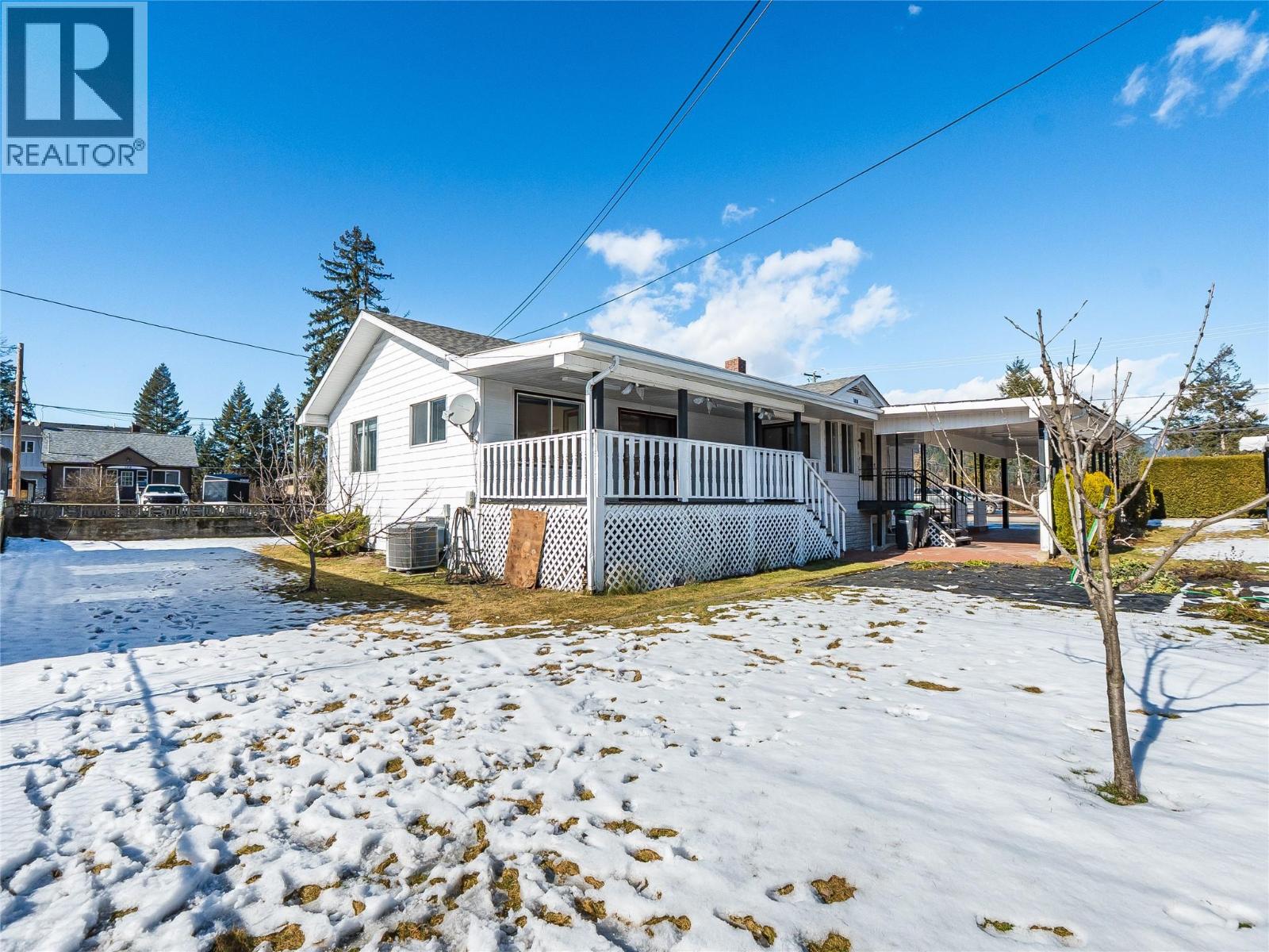 101 10th Avenue, Castlegar