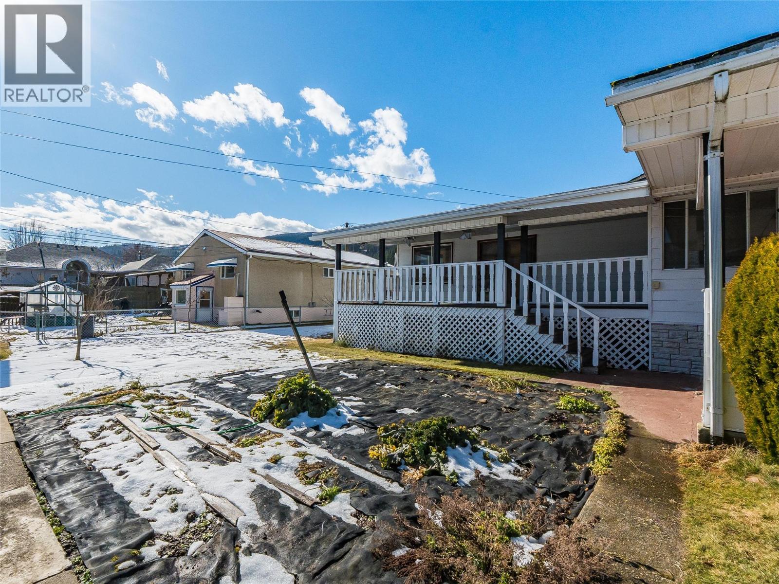 101 10th Avenue, Castlegar