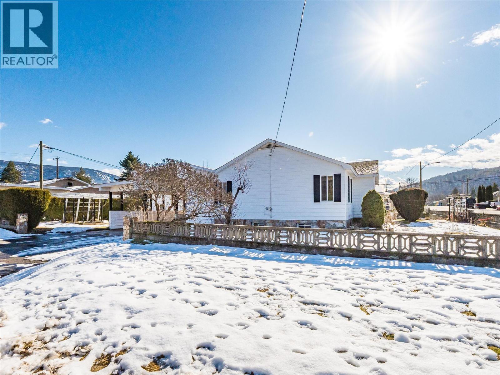 101 10th Avenue, Castlegar