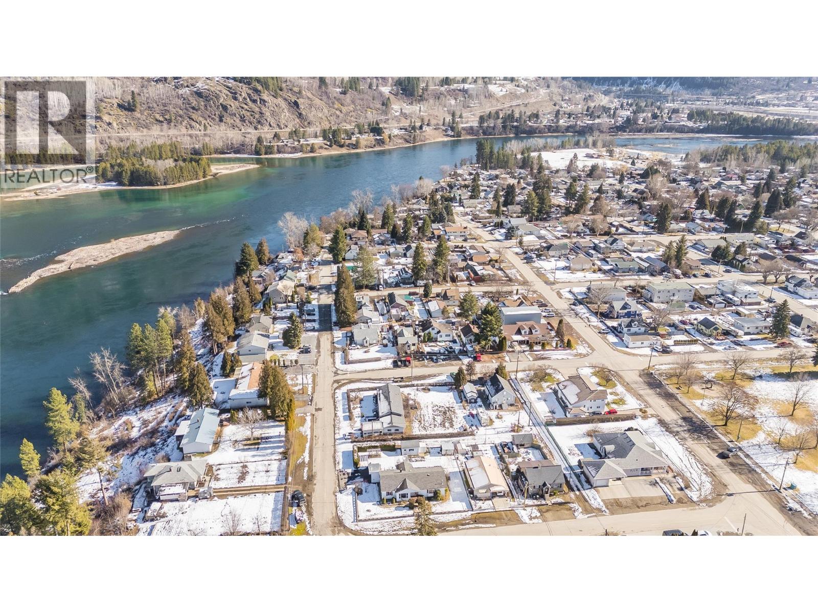101 10th Avenue, Castlegar