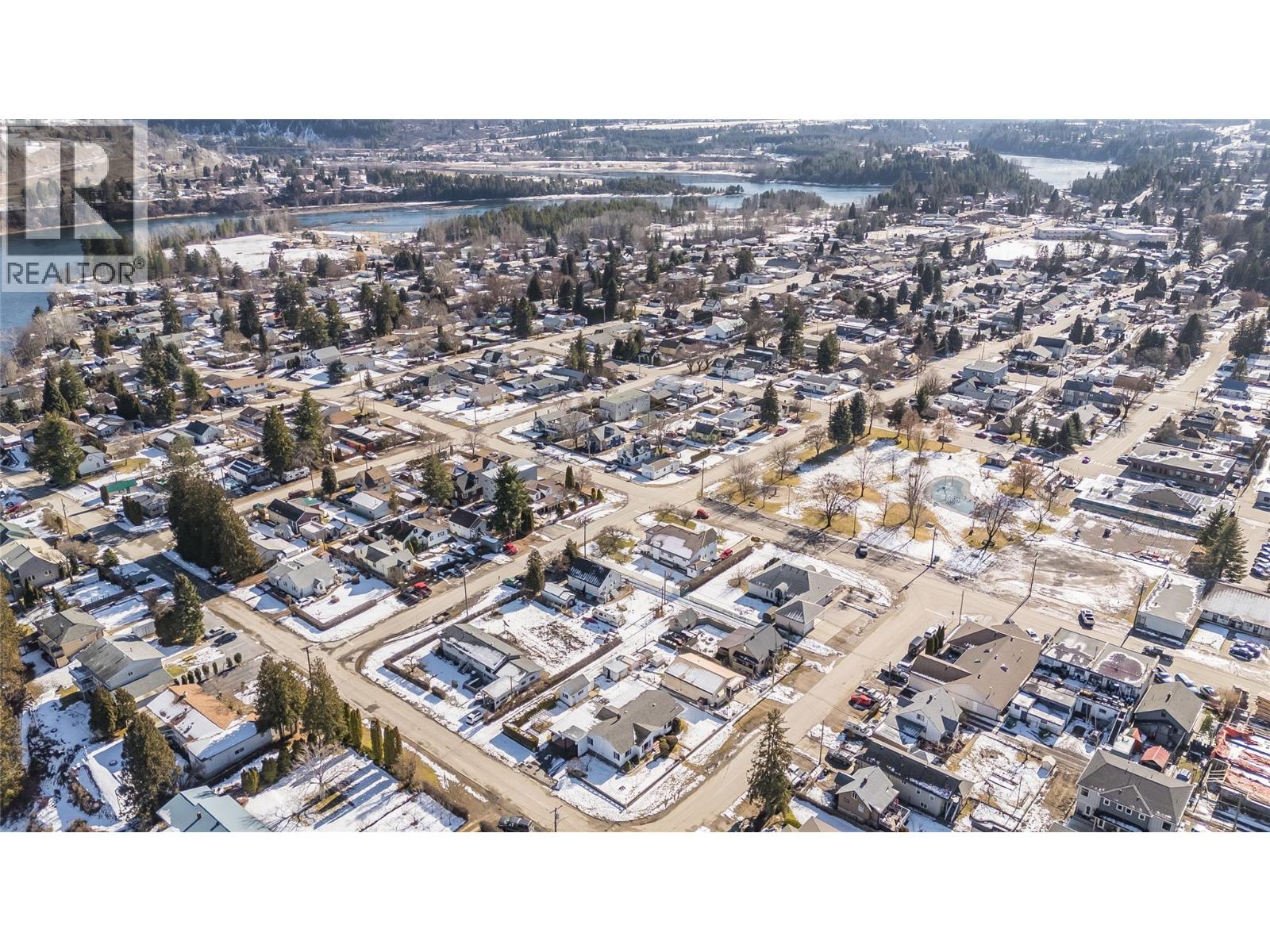 101 10th Avenue, Castlegar