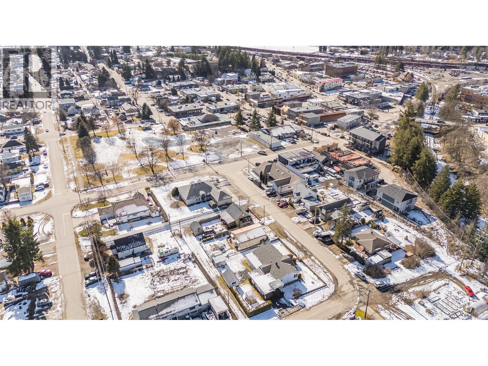 101 10th Avenue, Castlegar