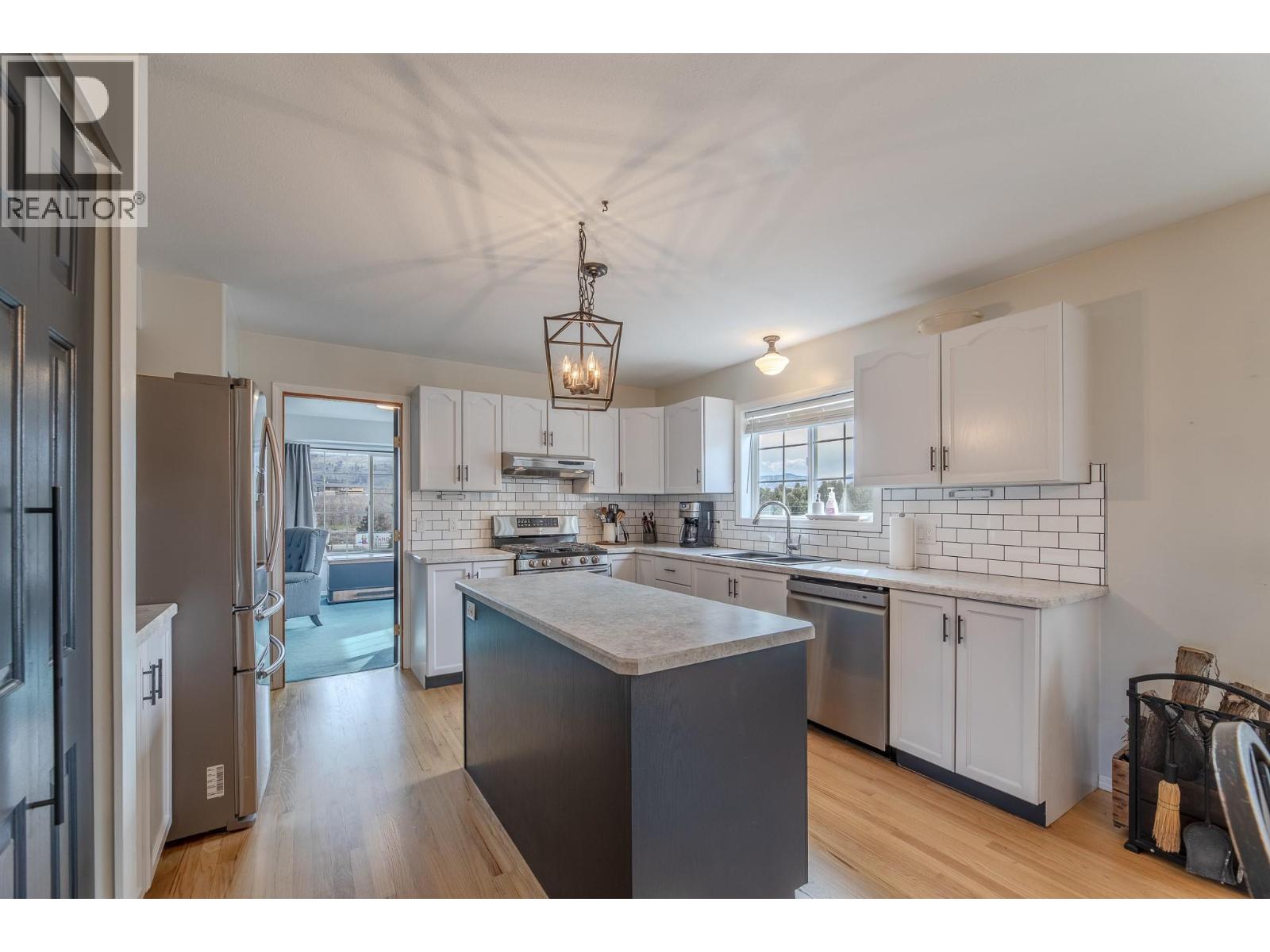  445 Road 5 Other, Oliver