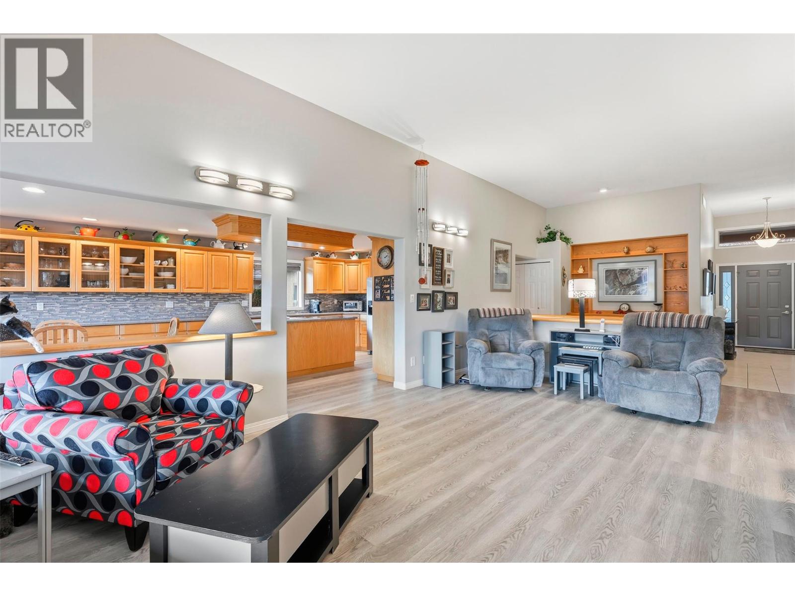  413 Nueva Wynd, Kamloops