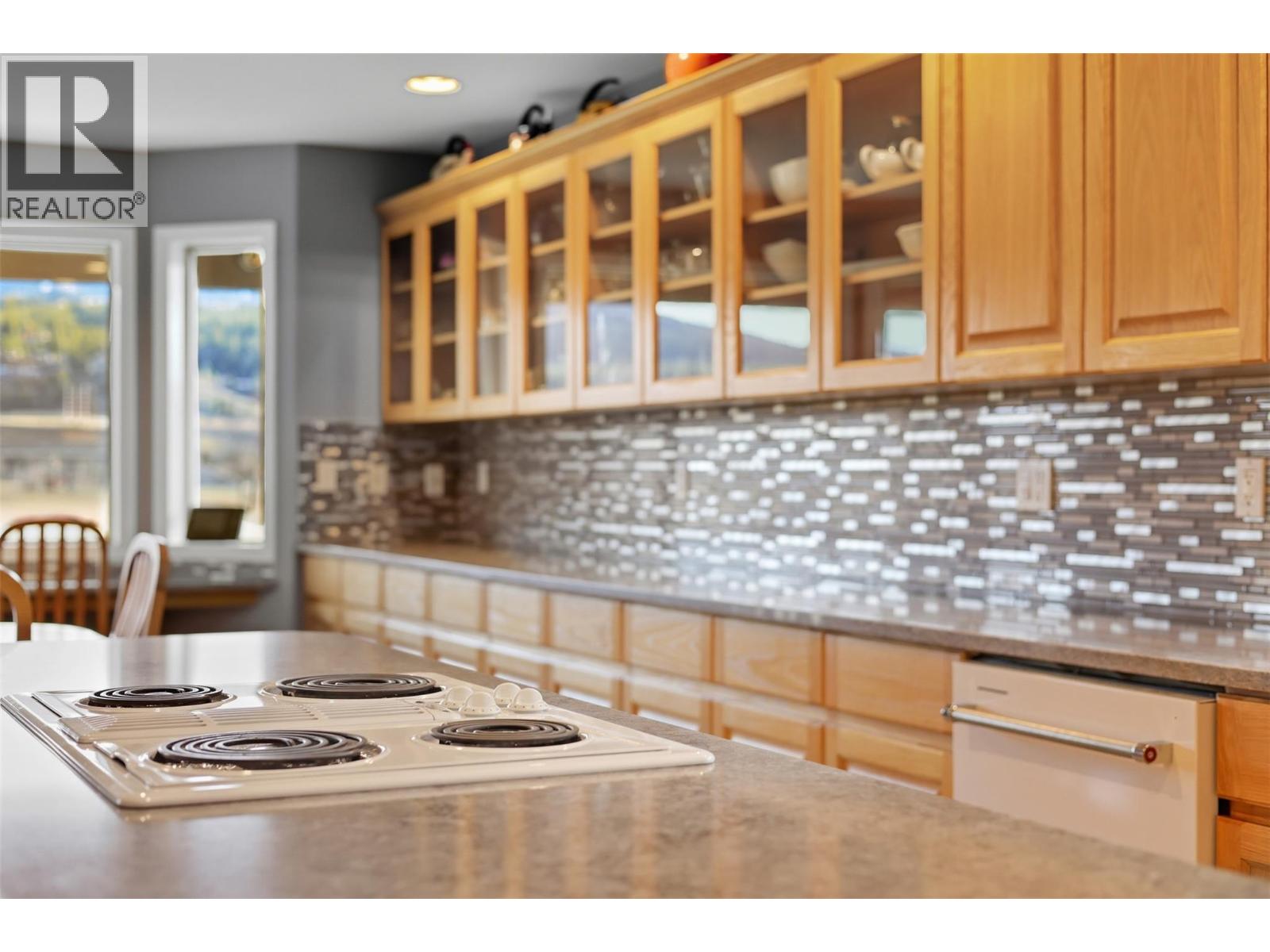  413 Nueva Wynd, Kamloops