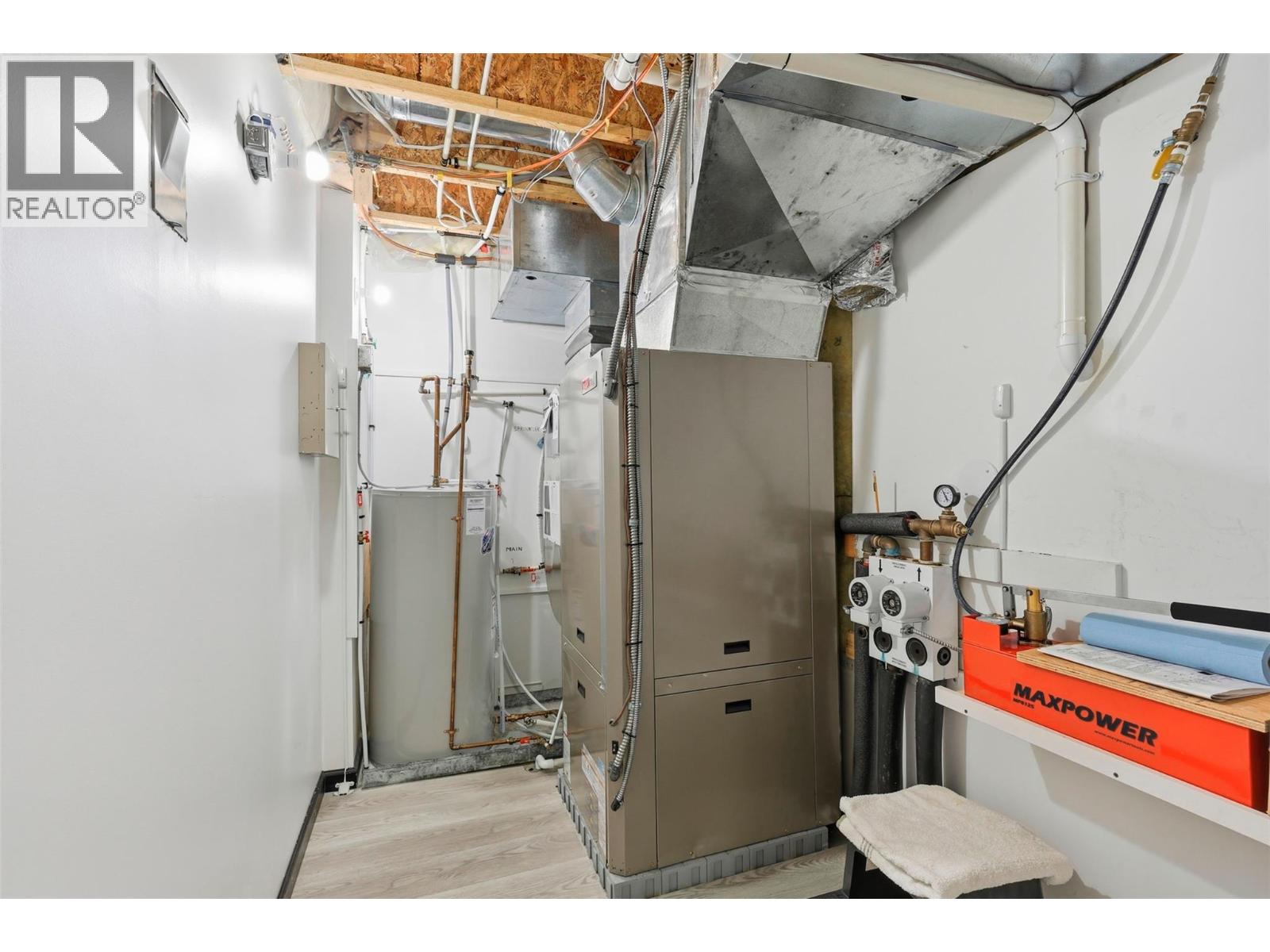  413 Nueva Wynd, Kamloops