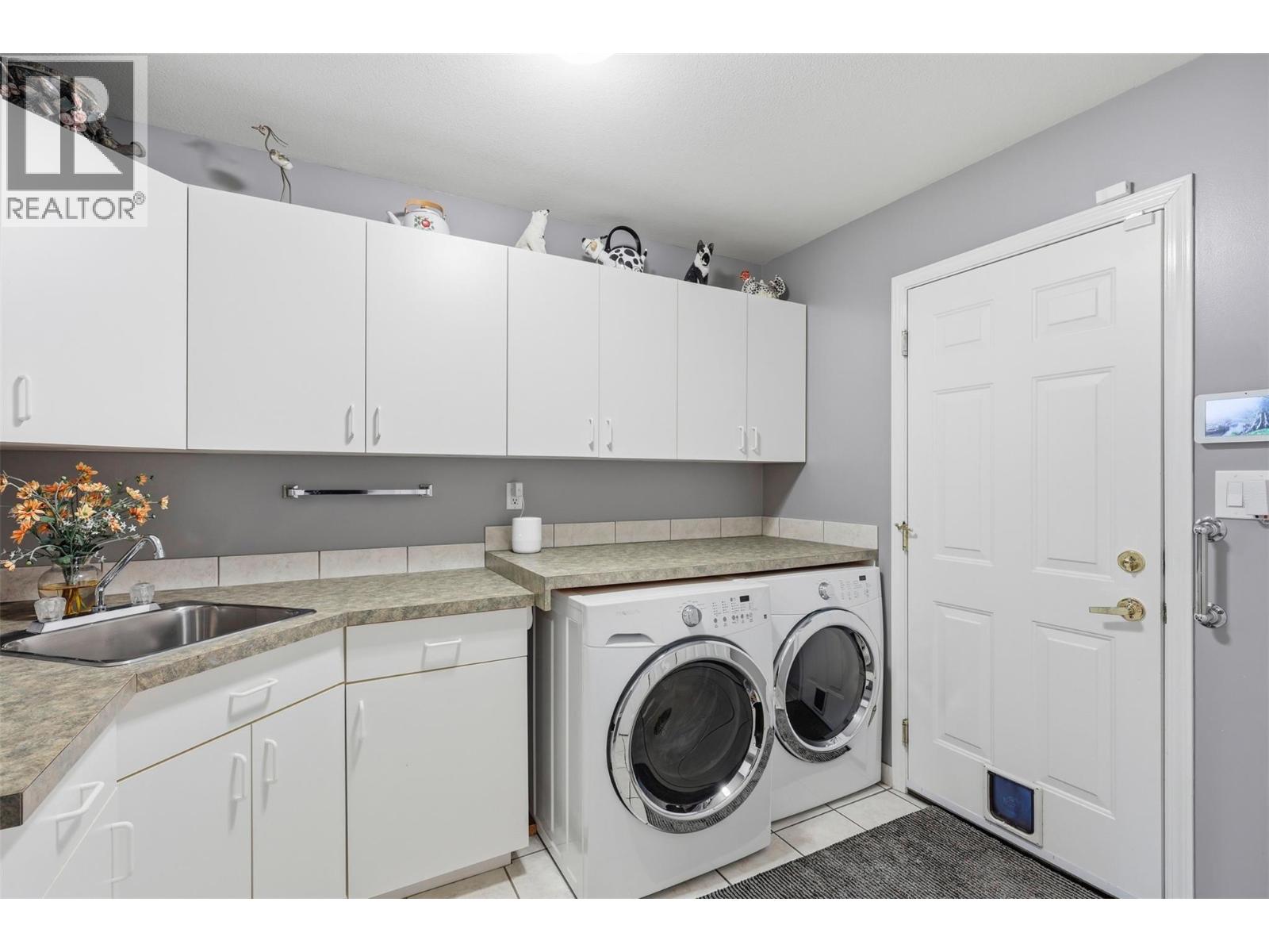  413 Nueva Wynd, Kamloops