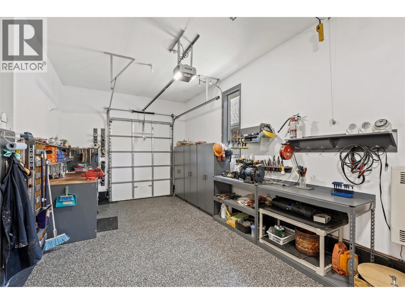  413 Nueva Wynd, Kamloops