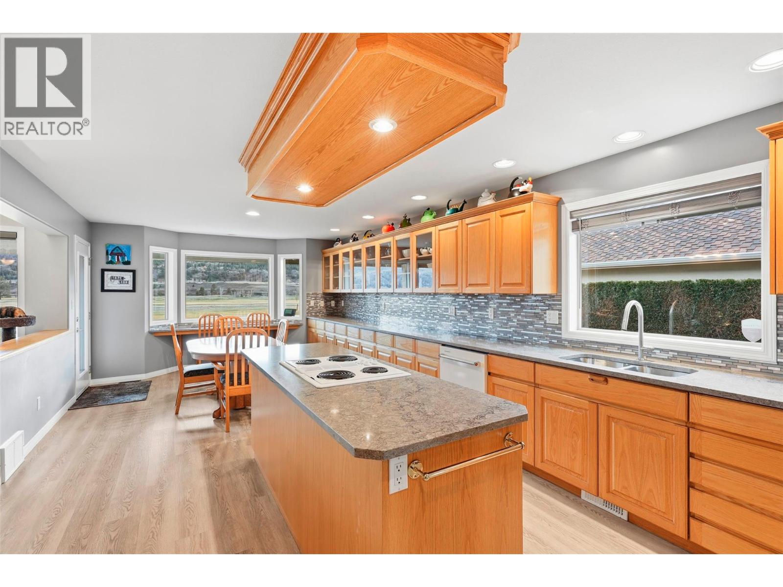  413 Nueva Wynd, Kamloops