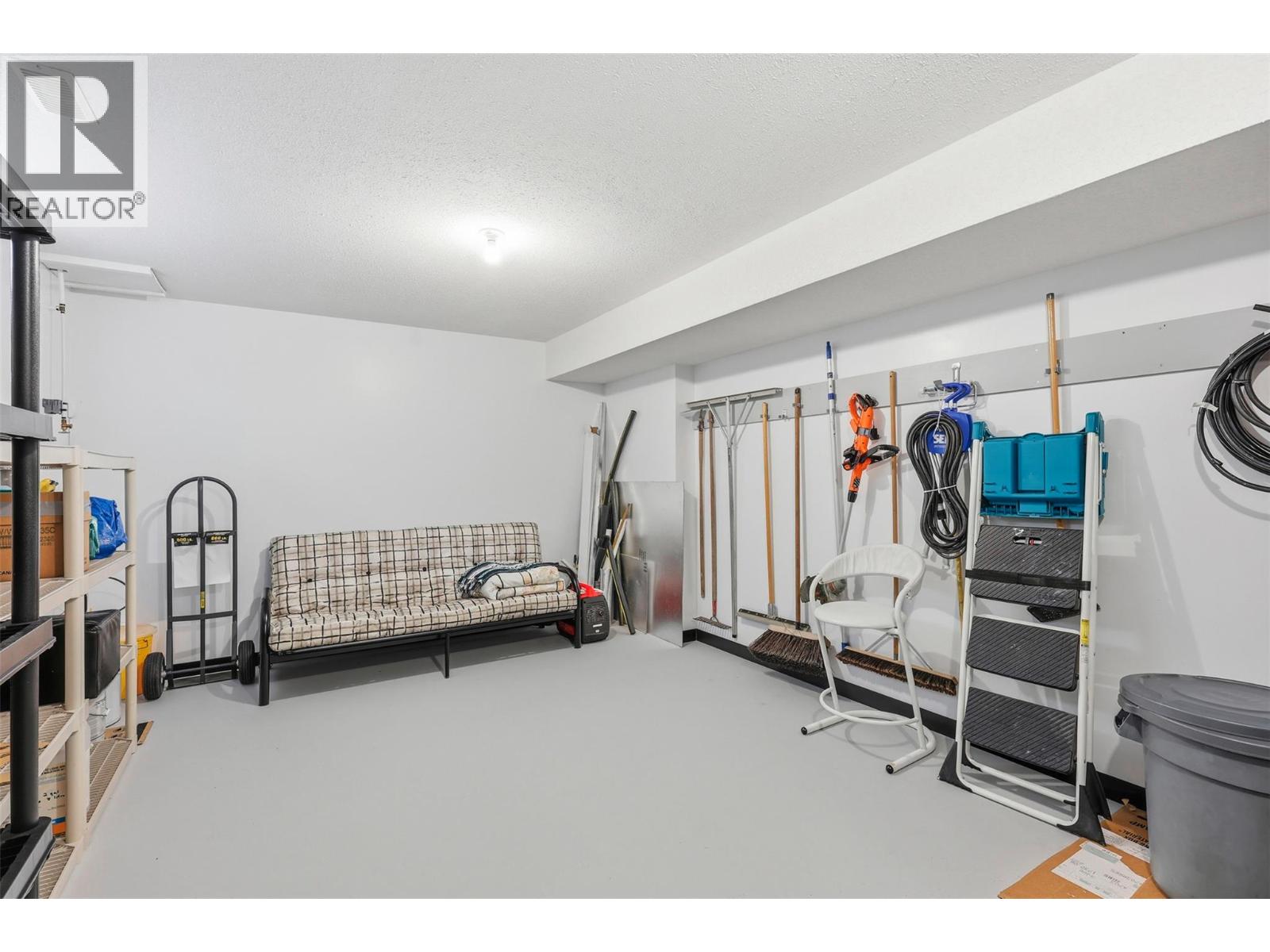  413 Nueva Wynd, Kamloops