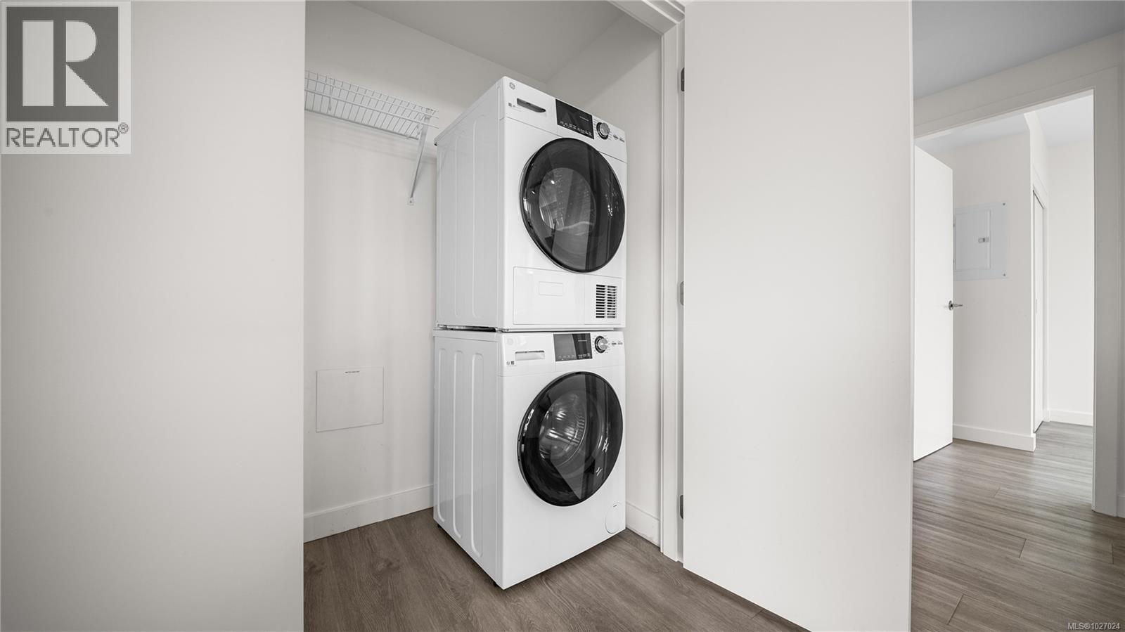 1606 845 Johnson Street, Victoria