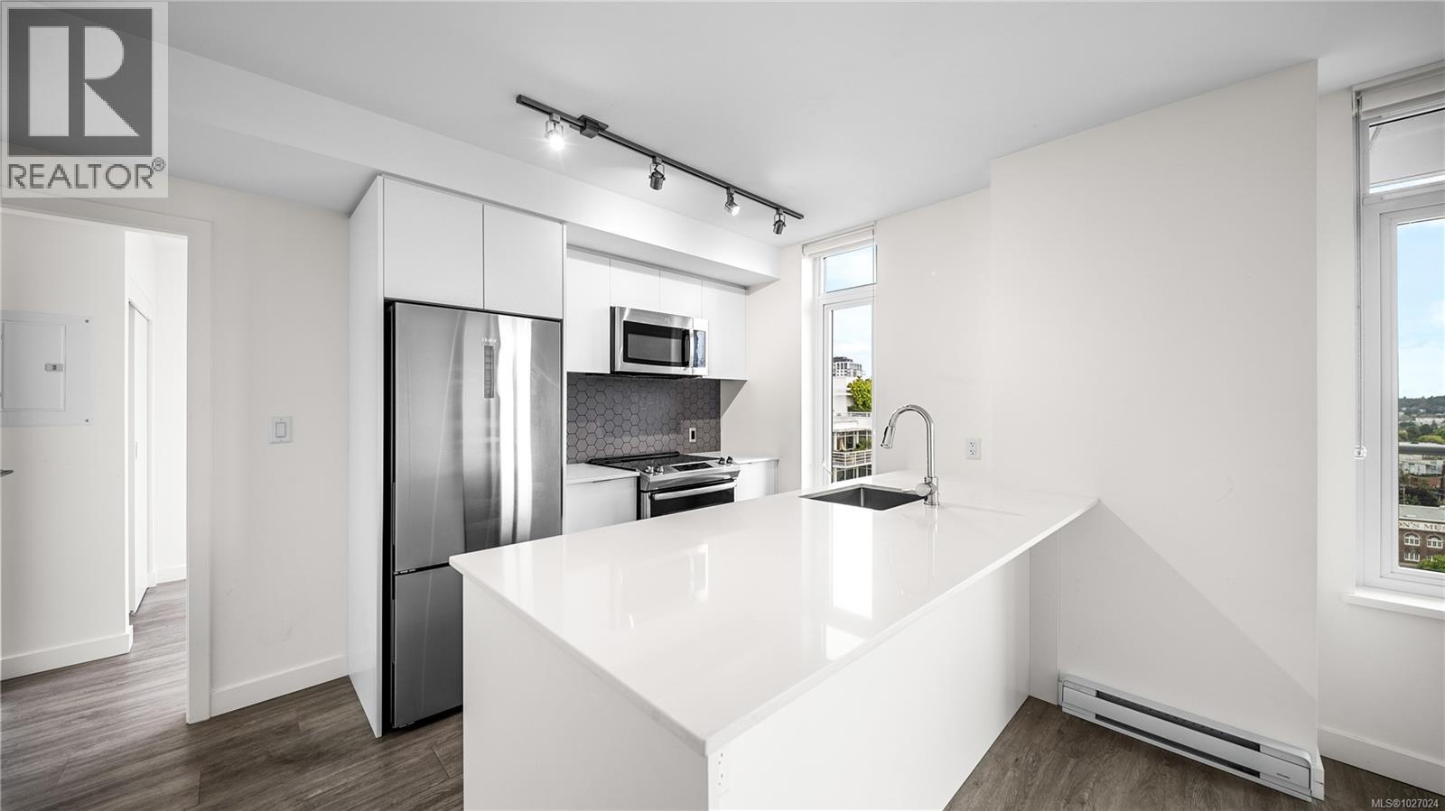 1606 845 Johnson Street, Victoria