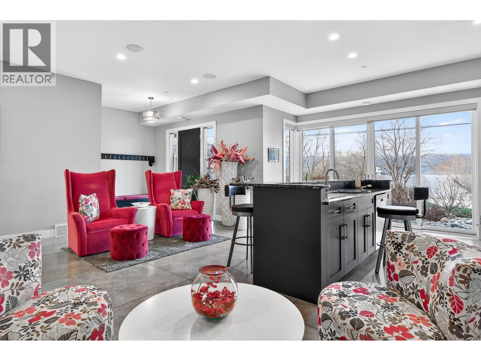  11537 Okanagan Centre Road West, Lake Country