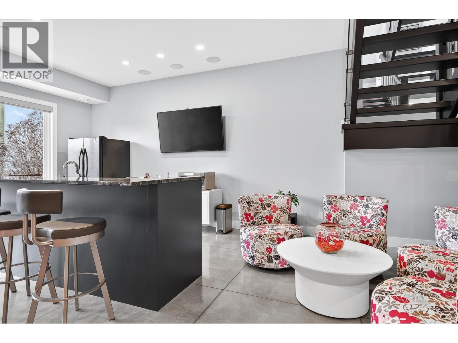  11537 Okanagan Centre Road West, Lake Country