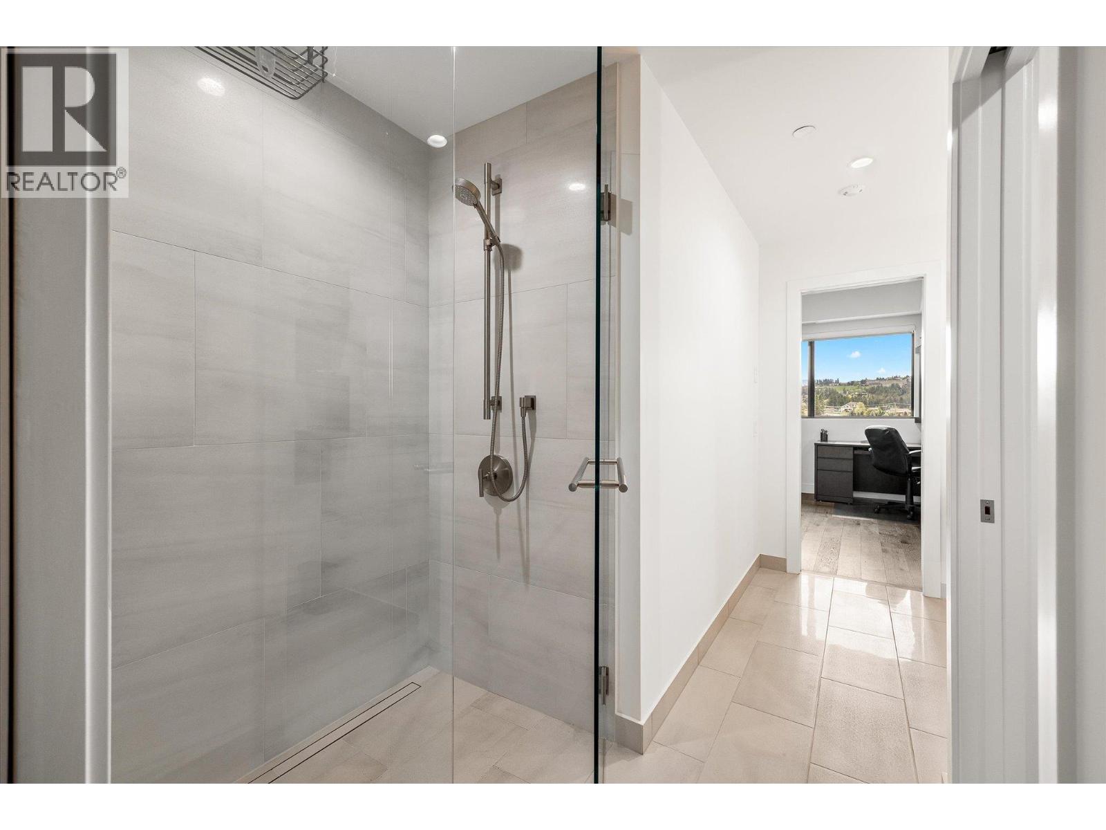 #3405 3000 Ariva Drive - 33